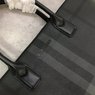 Burberry tote