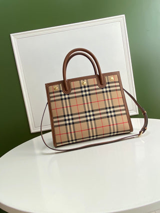 Burberry tote